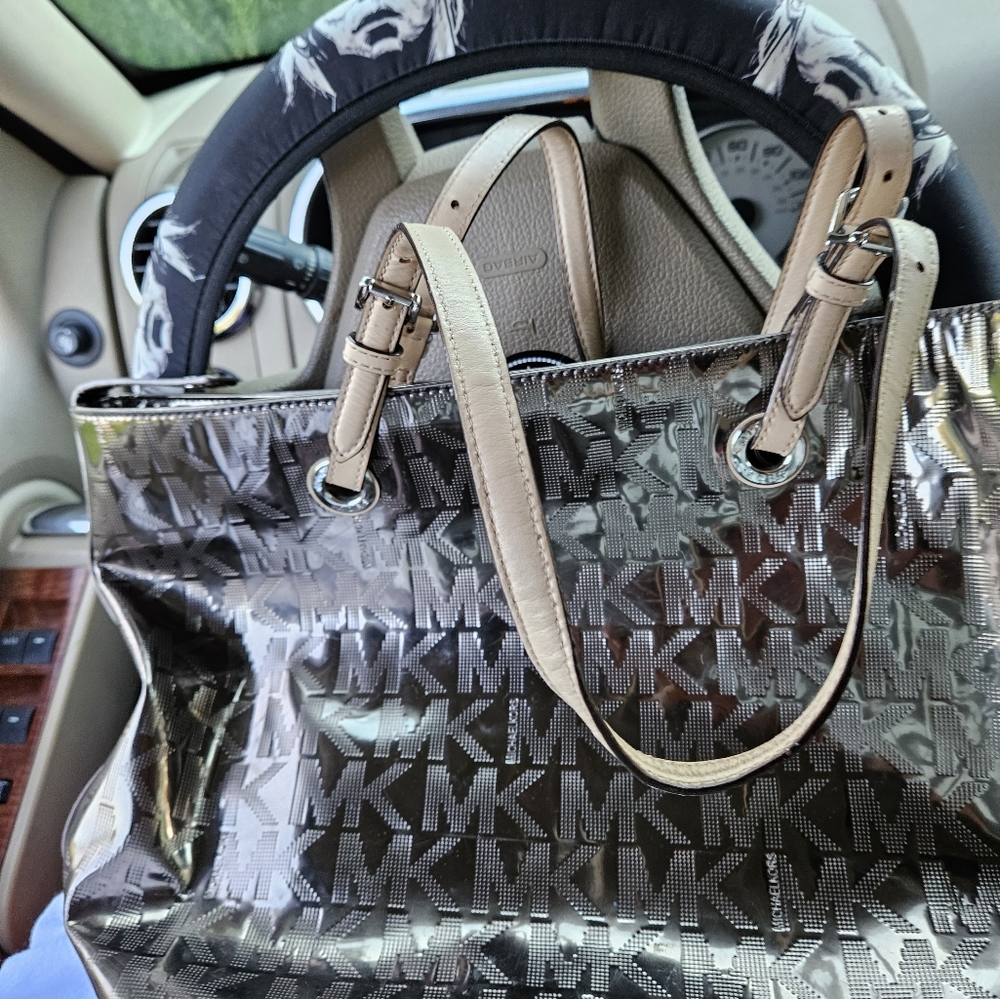 Michael Kors LG bagI